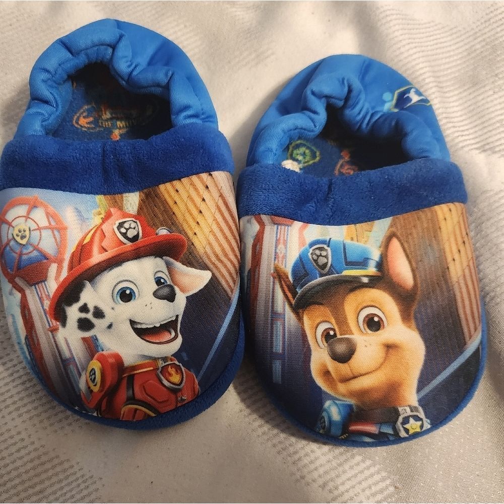 Paw patrol toddler‎ 9 slippers. Like new.